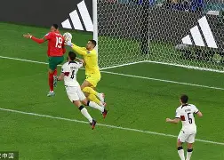 包含纽恩客场力克强敌，领先积分榜的词条