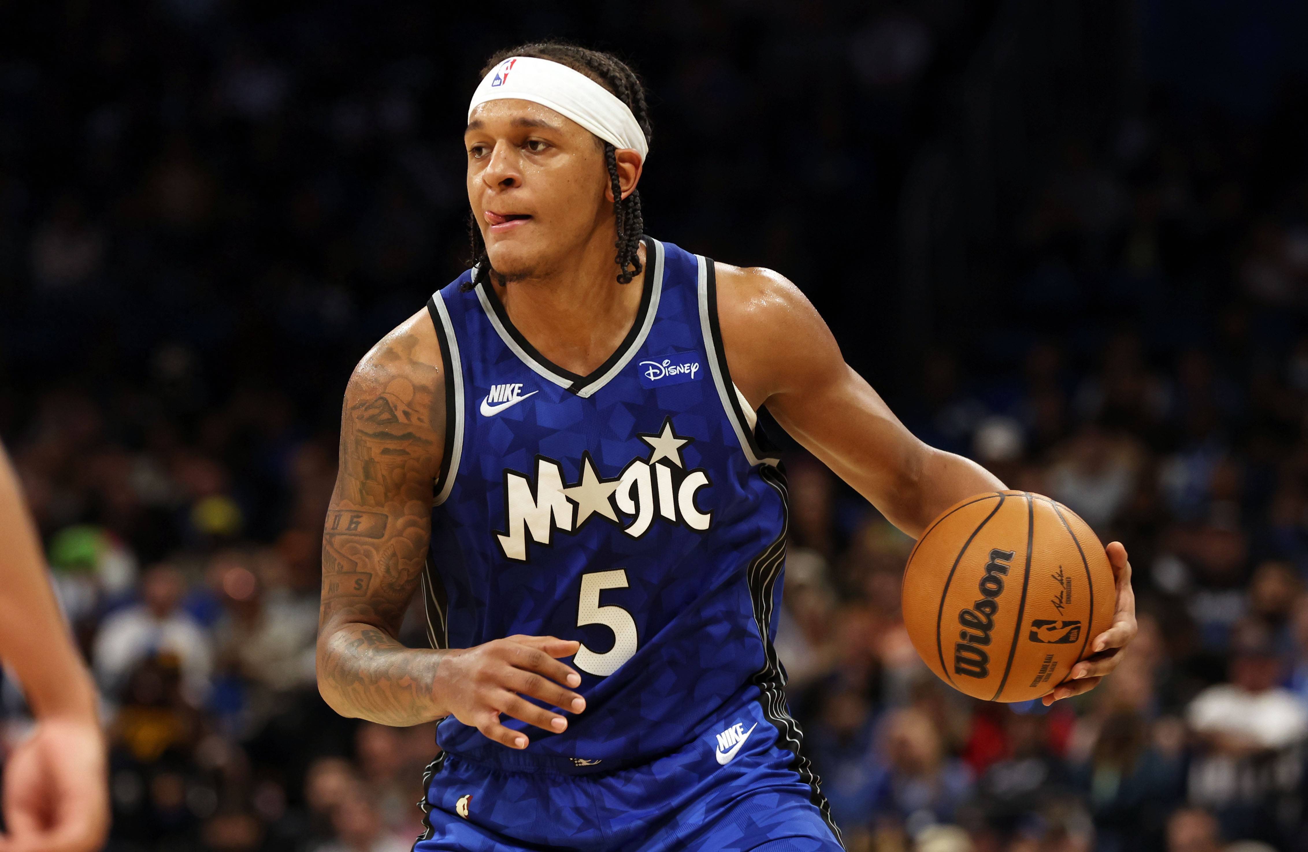  里程碑!库里总得分超魔术师 仓促出手投丢 